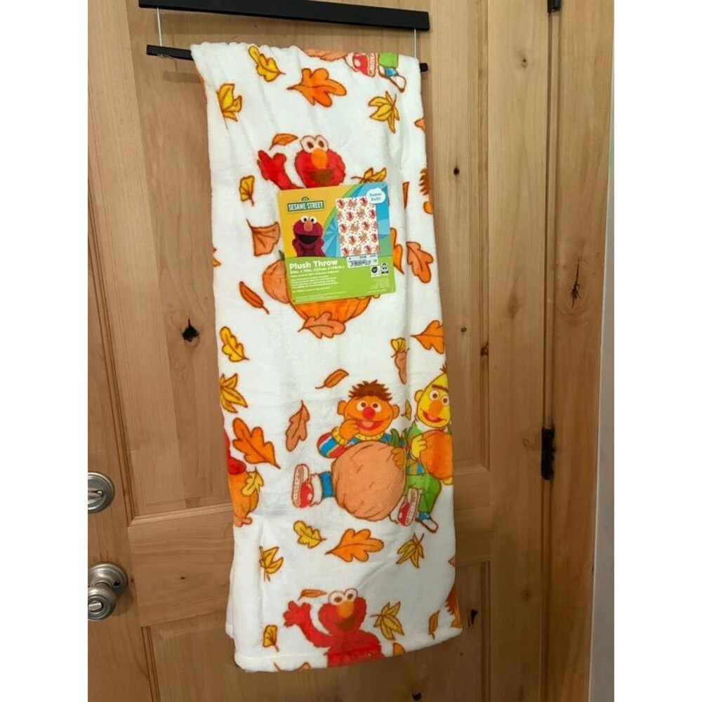 Sesame Street Fall Plush Throw Blanket Elmo & Friends 50" x 60" NWT